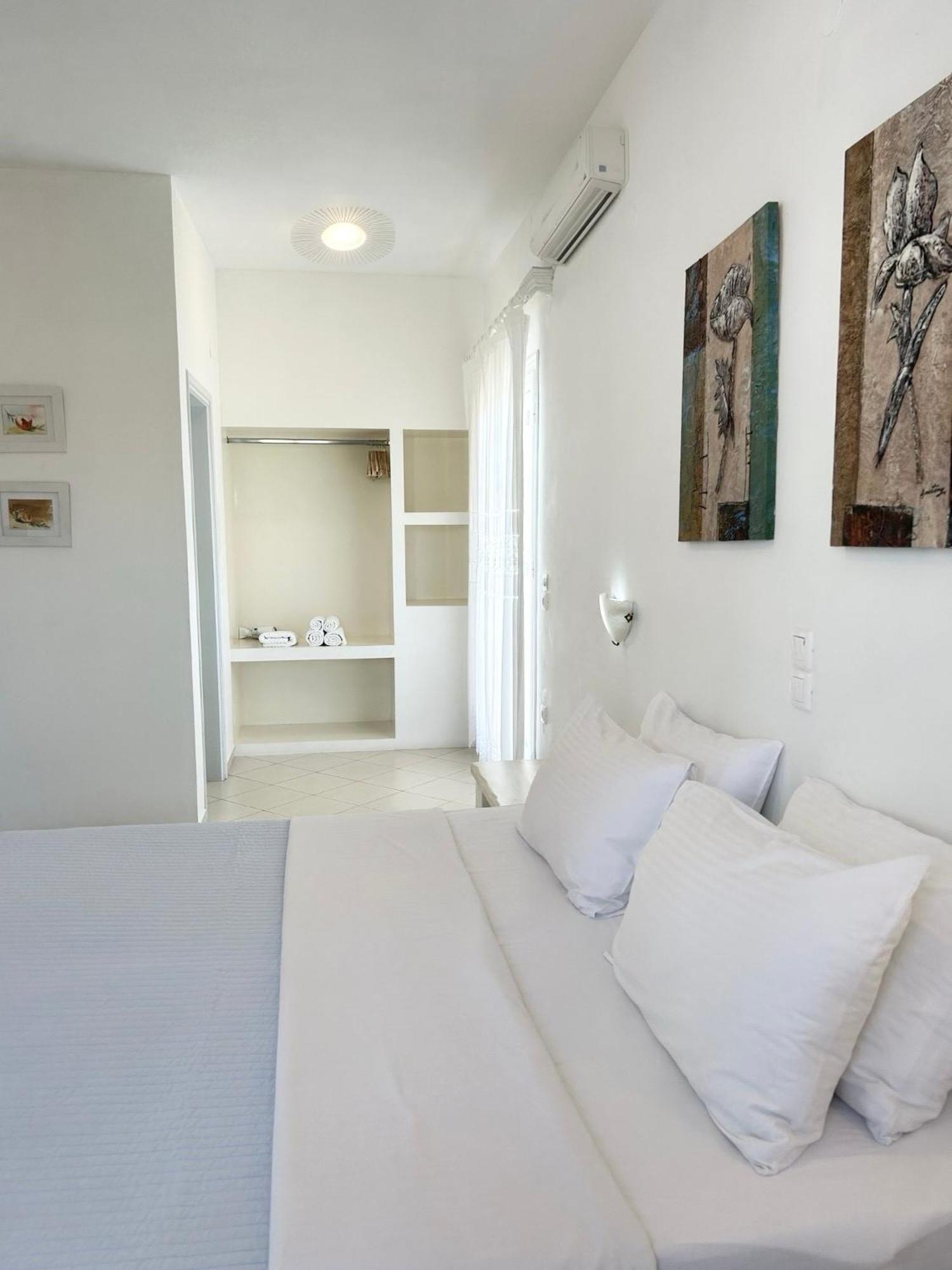 Anita Rooms & Suites Milos Adamantas  Exterior foto